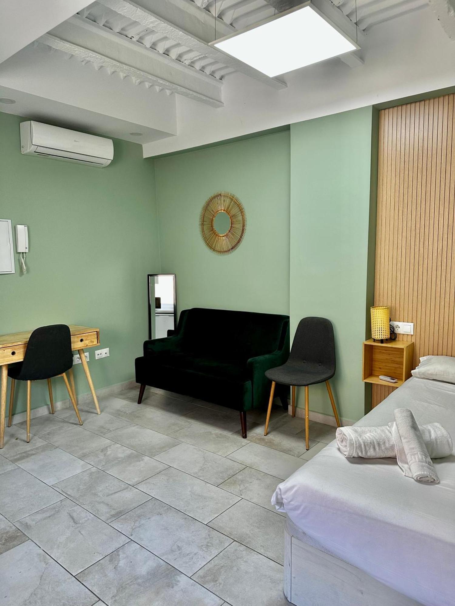Lovely Studio Apartment Málaga Exterior foto
